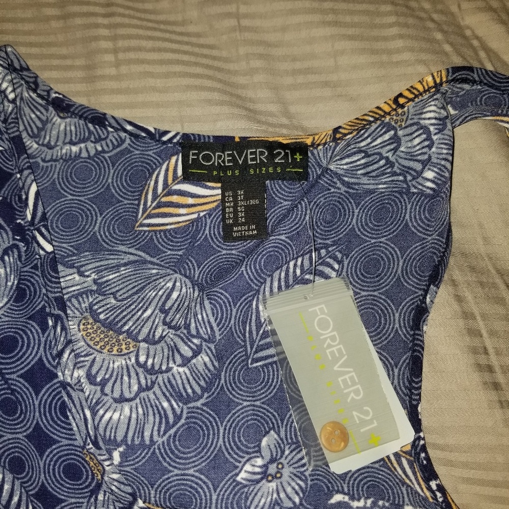 Jumpsuit - Picture 2 of 3